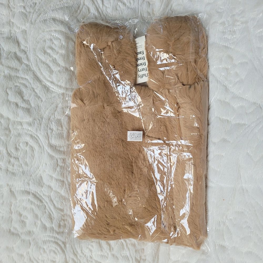 Unhide Tote For Love Not Fur Bag Faux Fur Lil Fluffy Purse Camel Ltd Edition New — image 3 of 5